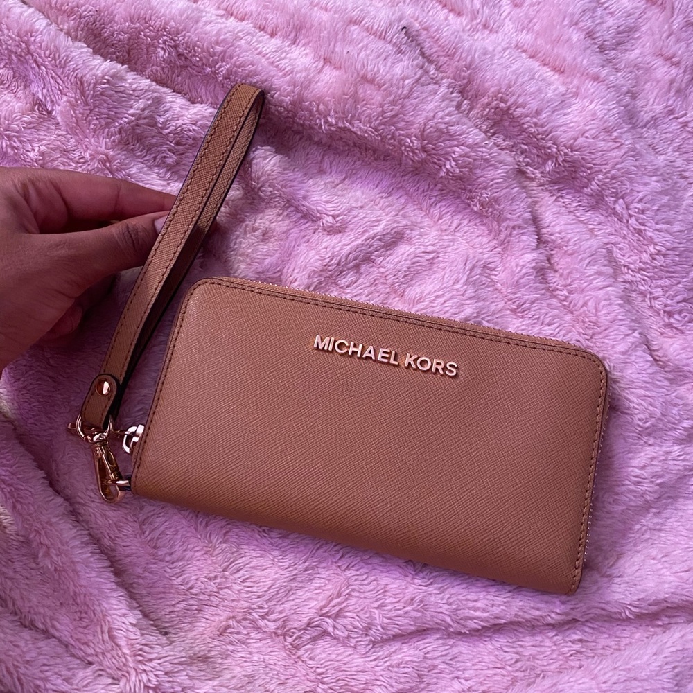 michael kors wrislet